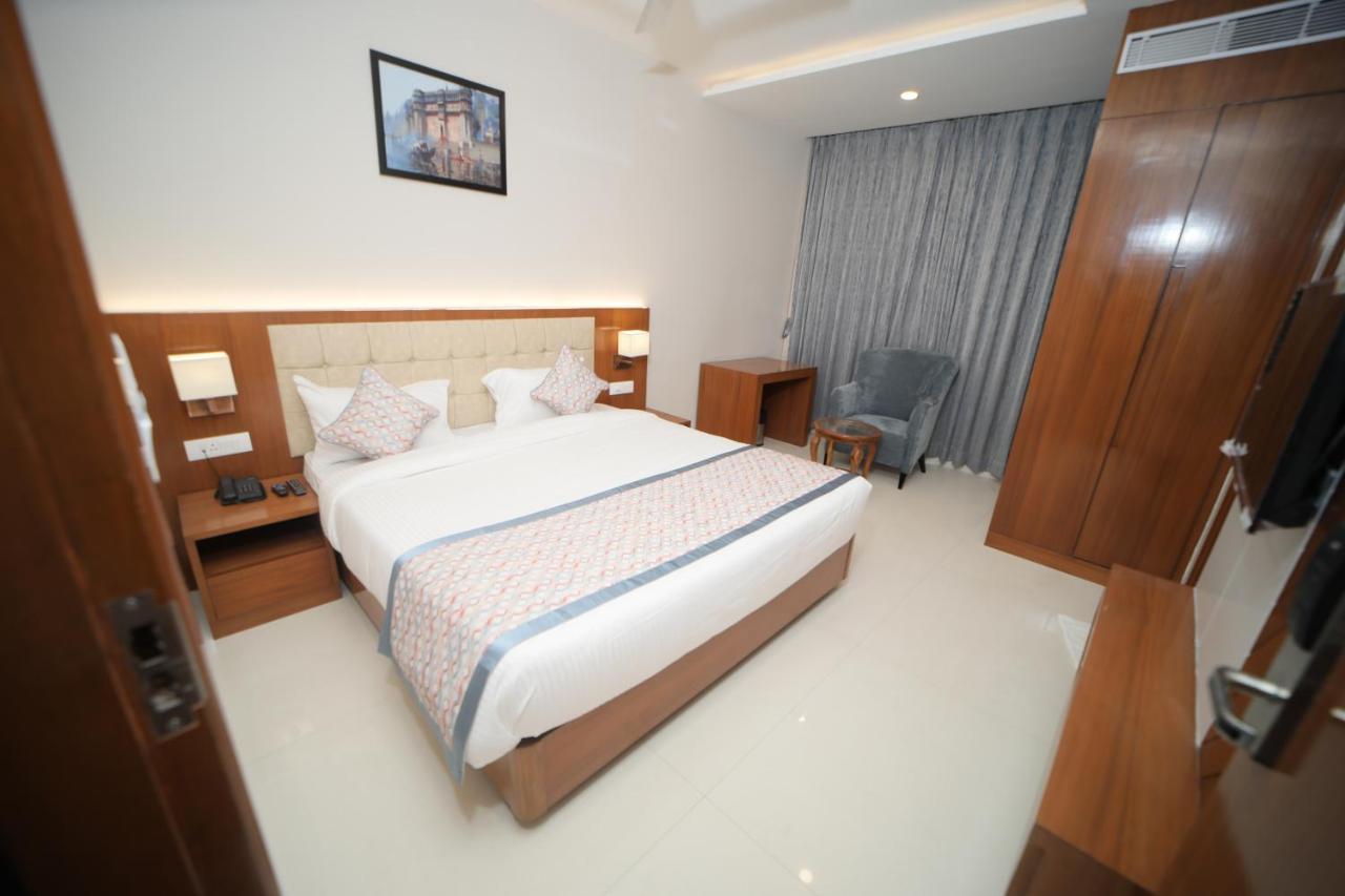 Hotel Veda By Rks Varanasi Exterior photo